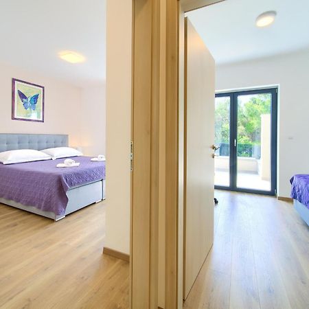 Apartments Paola & Karla With Pool Đảo Krk Phòng bức ảnh