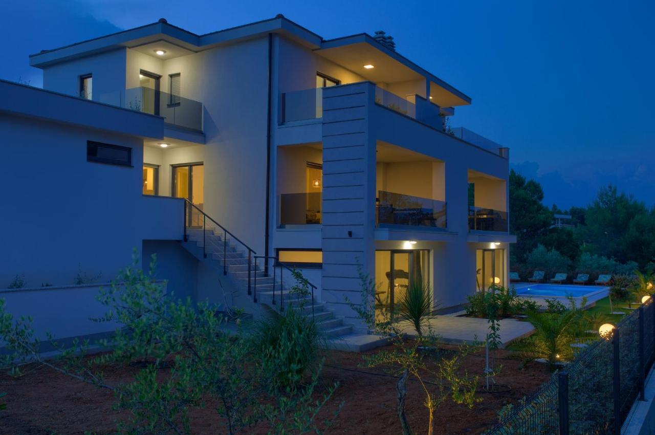 Apartments Paola & Karla With Pool Đảo Krk Ngoại thất bức ảnh