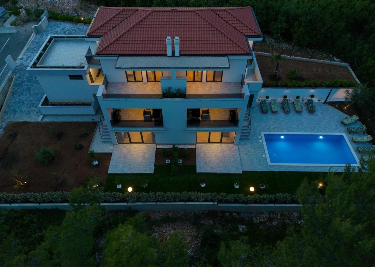 Apartments Paola & Karla With Pool Đảo Krk Ngoại thất bức ảnh