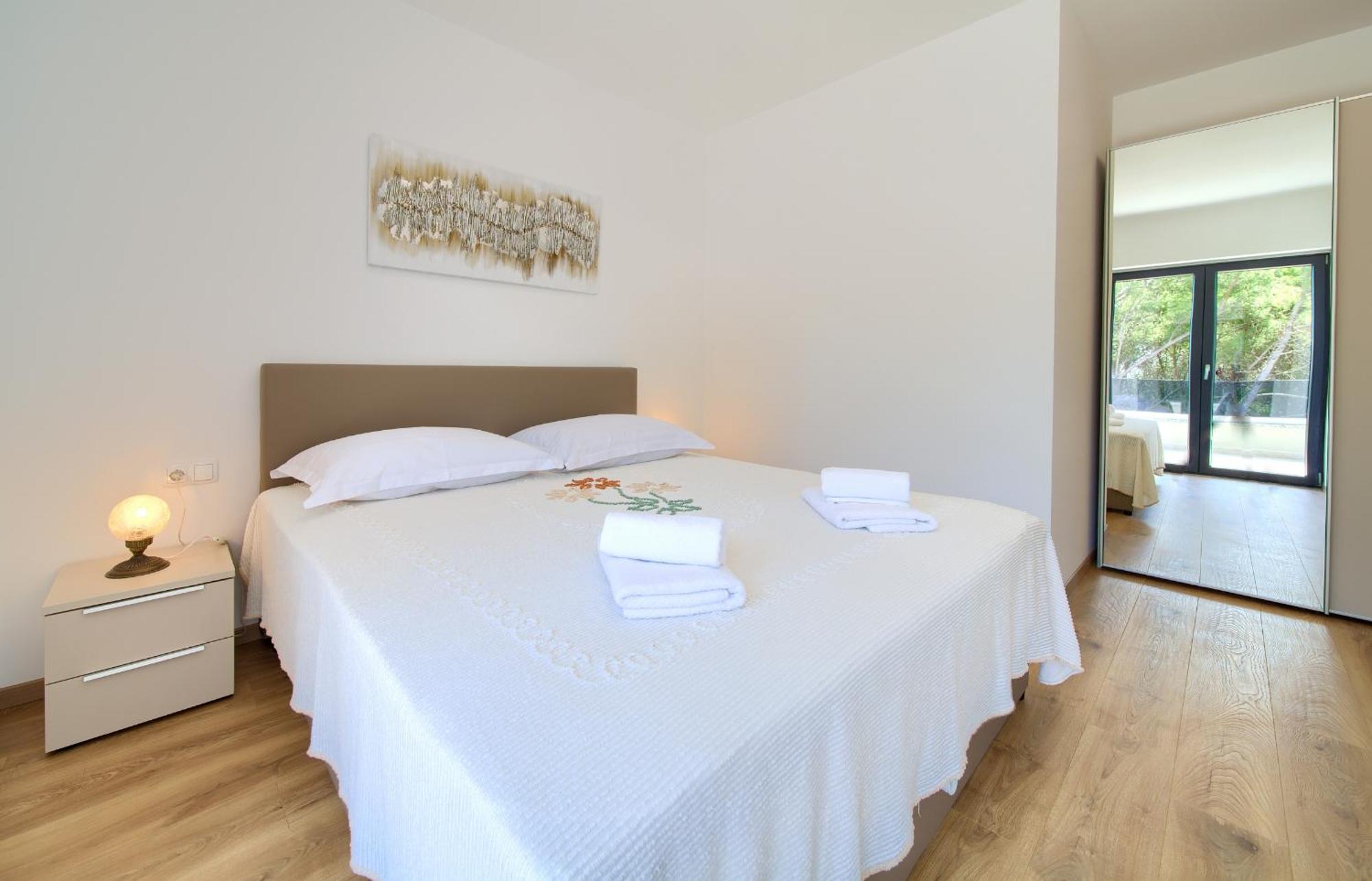 Apartments Paola & Karla With Pool Đảo Krk Phòng bức ảnh