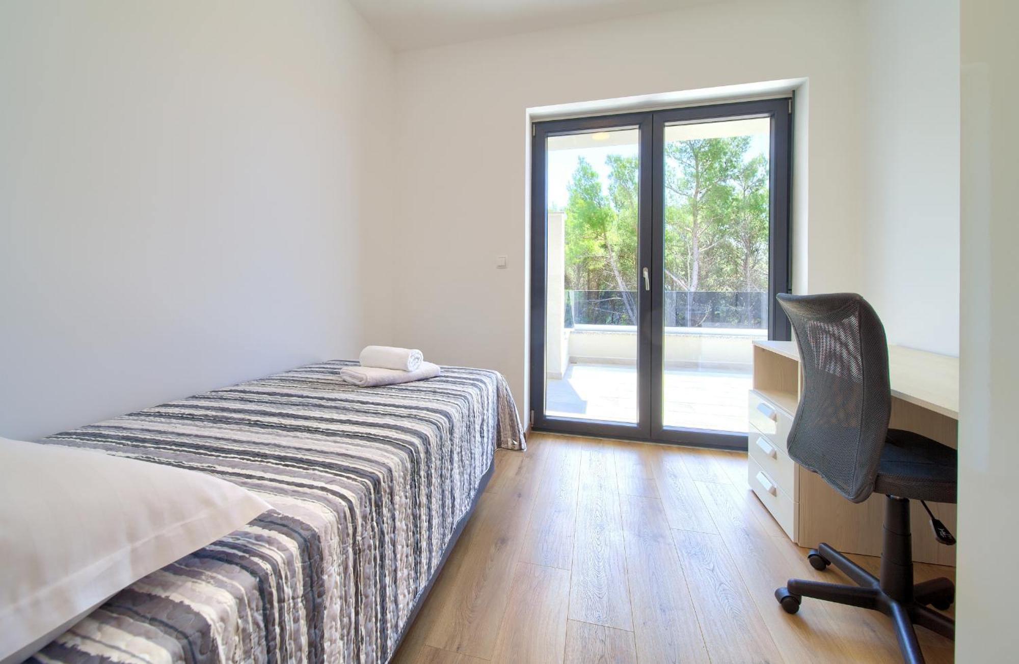 Apartments Paola & Karla With Pool Đảo Krk Phòng bức ảnh